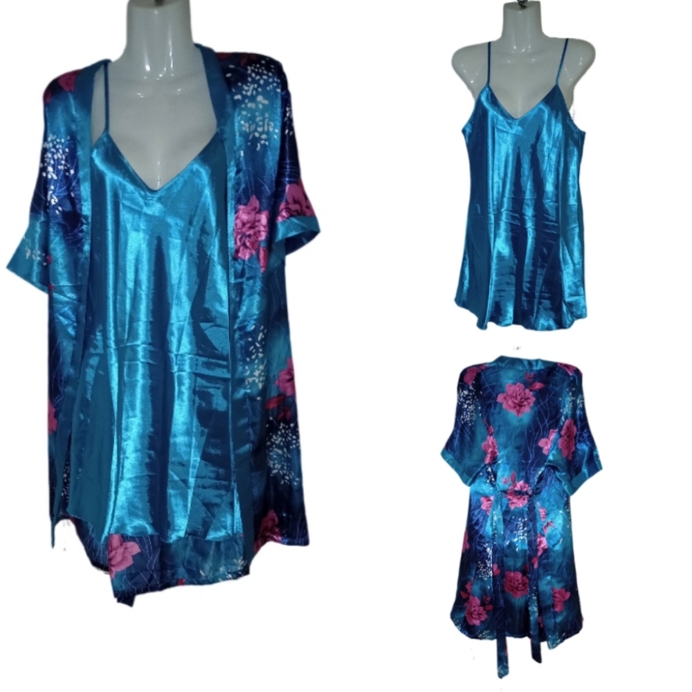 Blue chemise and robe set